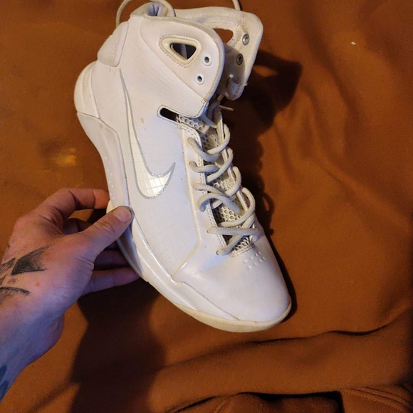 Nike hyperdunk high top shoes - Picture 2 of 3